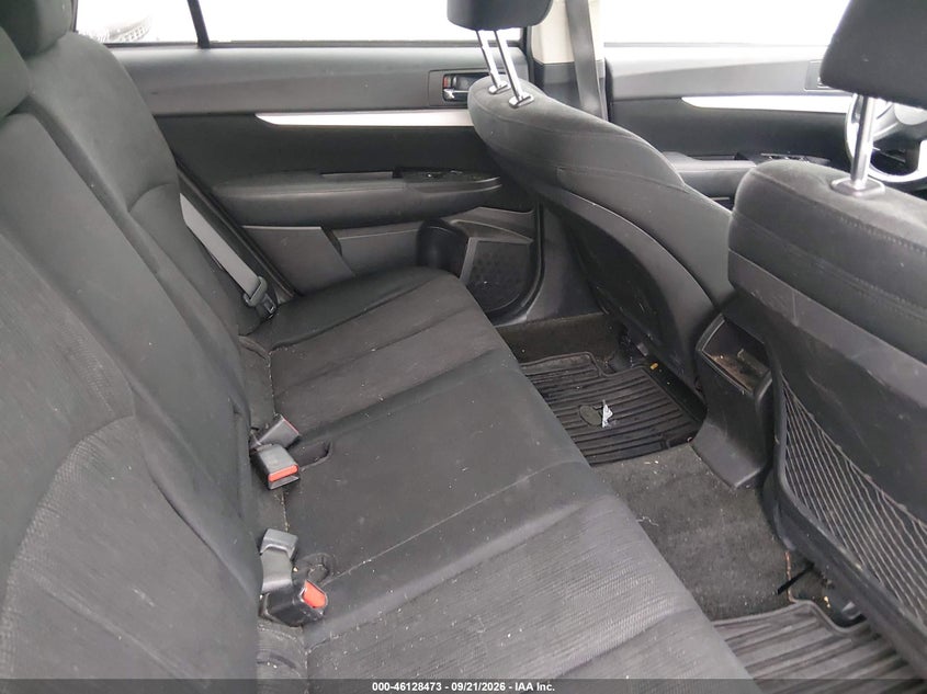 2013 SUBARU OUTBACK auction photo 8