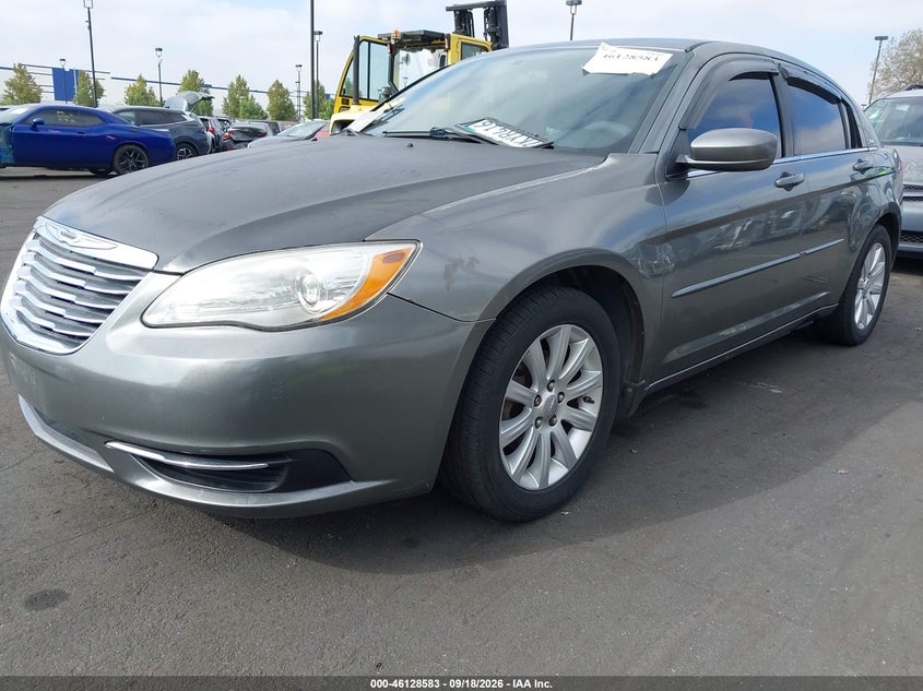 Vin: 1c3ccbbbxdn666231, lot: 46628303, chrysler 200 touring 20132