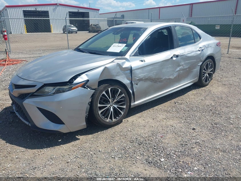 Vin: 4t1b11hk5ju579302, lot: 46628327, toyota camry se 20182