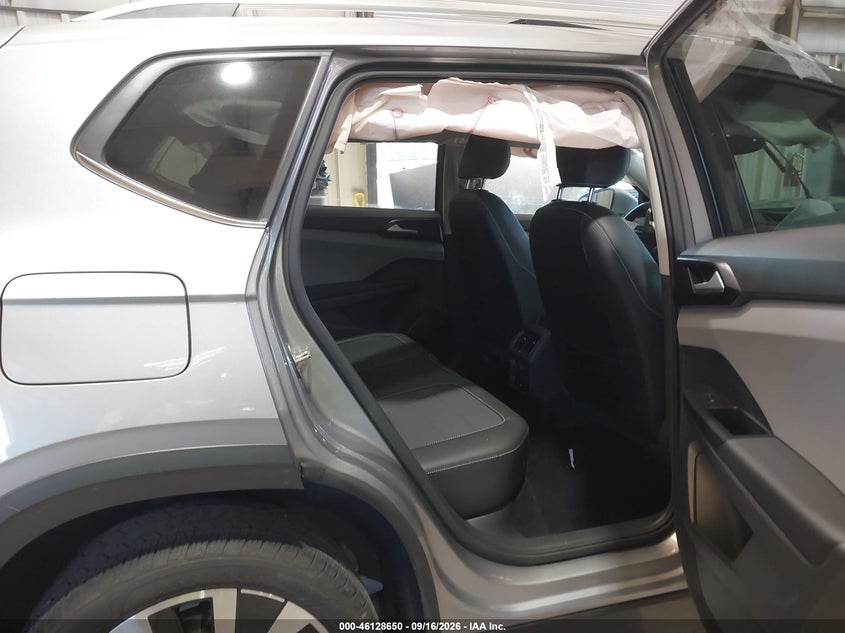 2023 VOLKSWAGEN TAOS 1.5T SE · Фото 8