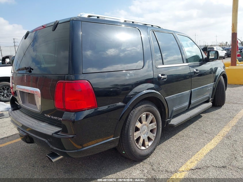 2004 LINCOLN NAVIGATOR auction photo 4