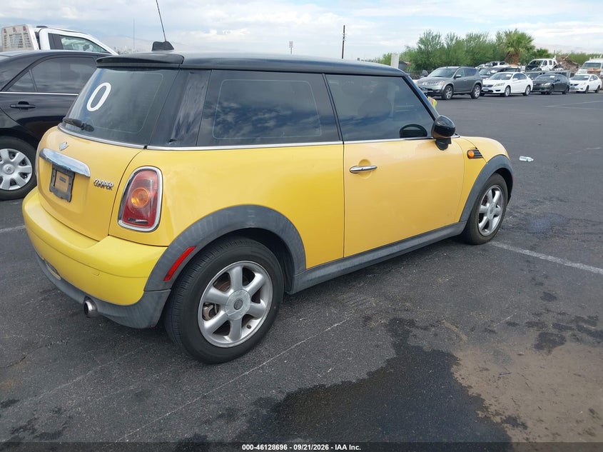 MINI COOPER 2008 VIN WMWMF33548TU68149