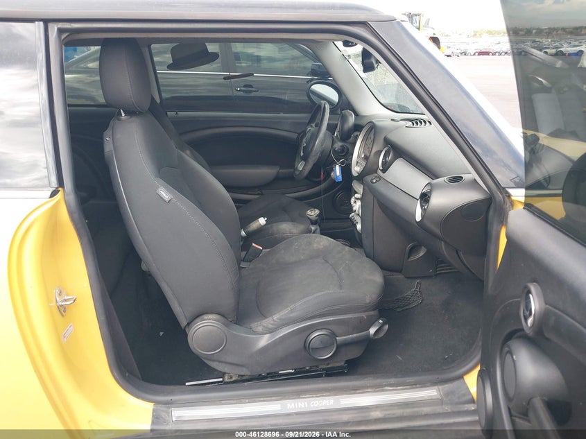 MINI COOPER 2008 VIN WMWMF33548TU68149