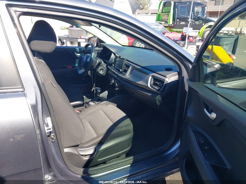 2019 KIA RIO auction photo 5