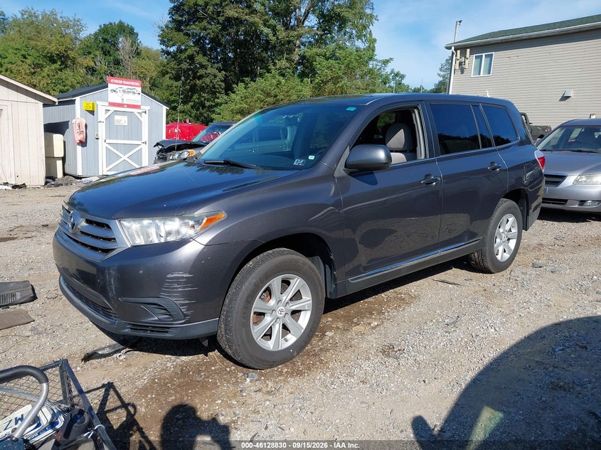 2011 TOYOTA HIGHLANDER auction photo 2