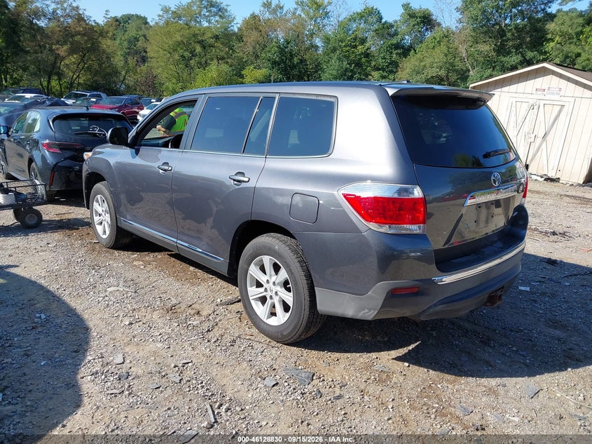 2011 TOYOTA HIGHLANDER auction photo 3