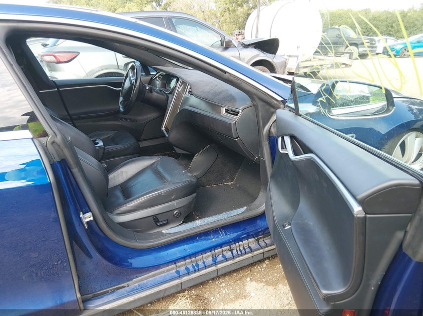 TESLA MODEL S - zdjęcie 5