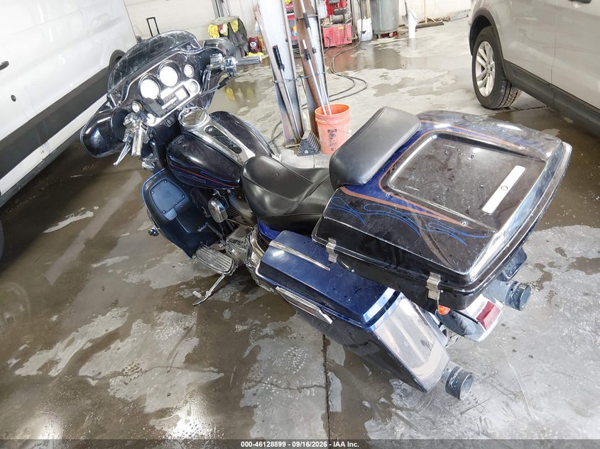 HARLEY-DAVIDSON FLHTCSE 2004