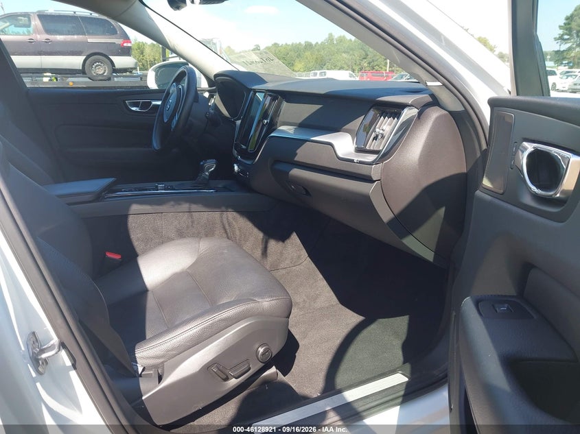 VOLVO XC60 - zdjęcie 5