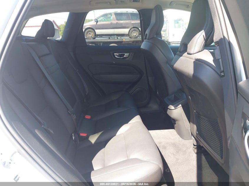 VOLVO XC60 - zdjęcie 8