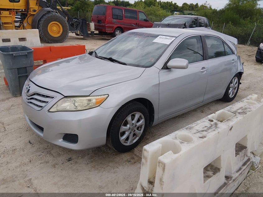 2011 Toyota Camry, Удар сзади, IAAI, VIN 4T1BF3EK8BU698013 — фото 2