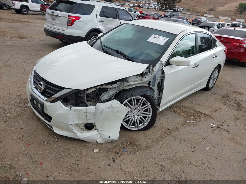 2017 Nissan Altima, Левый перёд, IAAI, VIN 1N4AL3APXHC263508 — фото 2