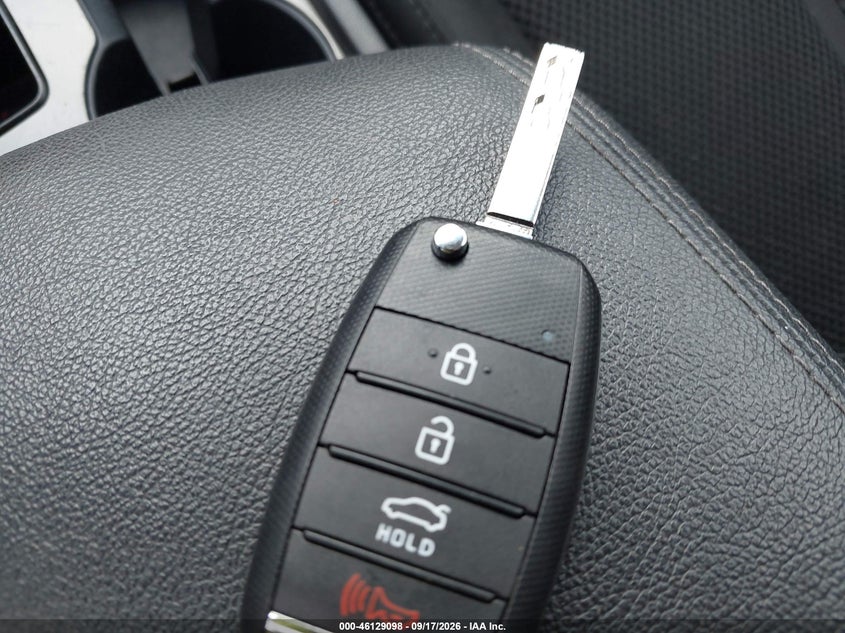 2019 KIA OPTIMA LX · Фото 11