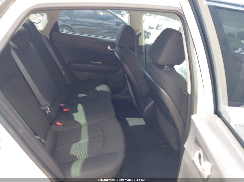 2019 KIA OPTIMA LX · Фото 8