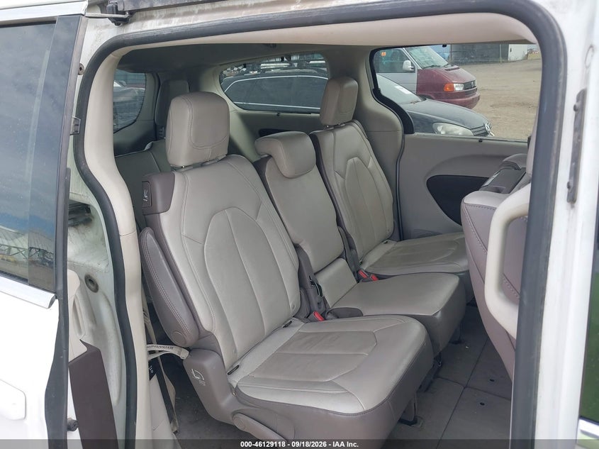 CHRYSLER PACIFICA 2017 VIN 2C4RC1EG7HR506176
