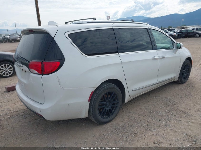 2017 CHRYSLER PACIFICA auction photo 4