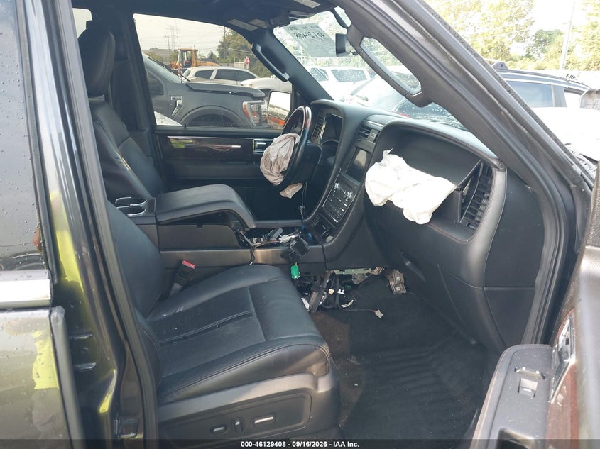 2016 LINCOLN NAVIGATOR auction photo 5