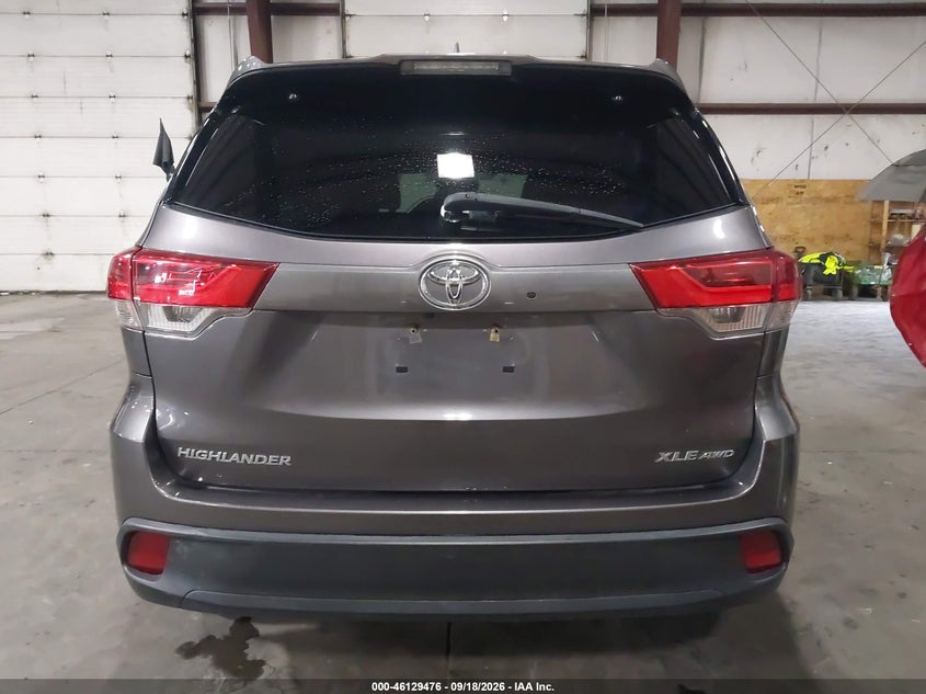 TOYOTA HIGHLANDER - zdjęcie 16