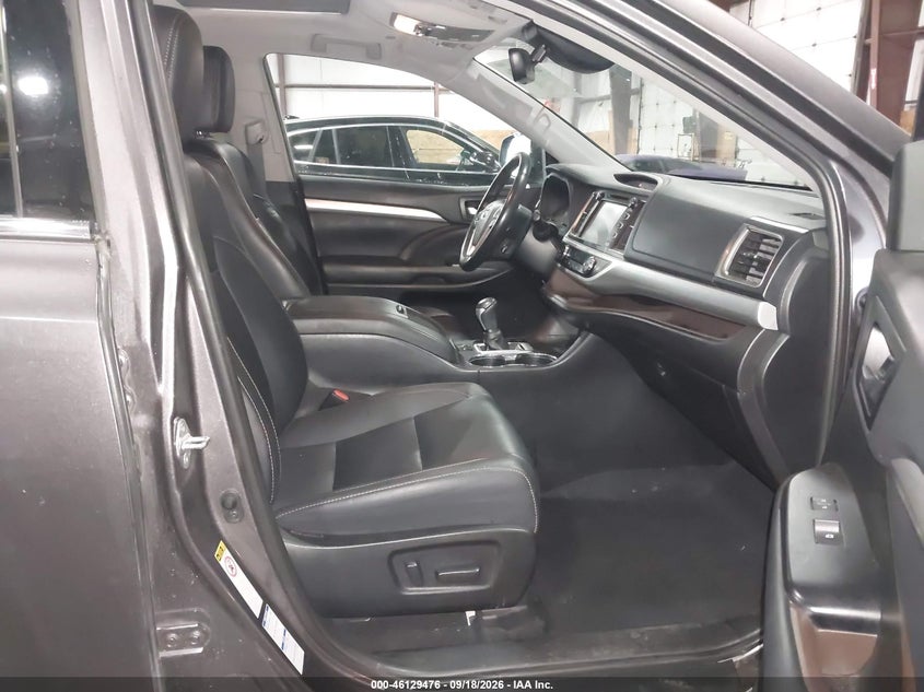 TOYOTA HIGHLANDER - zdjęcie 5