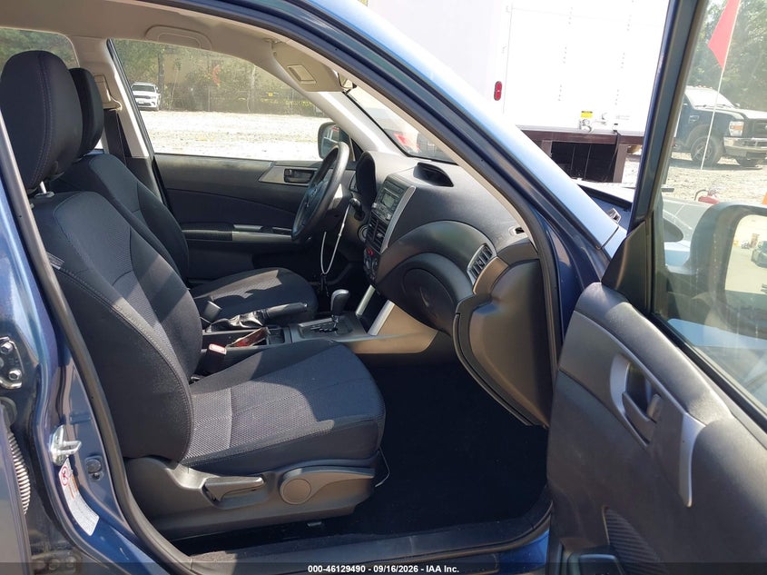 2012 SUBARU FORESTER auction photo 5