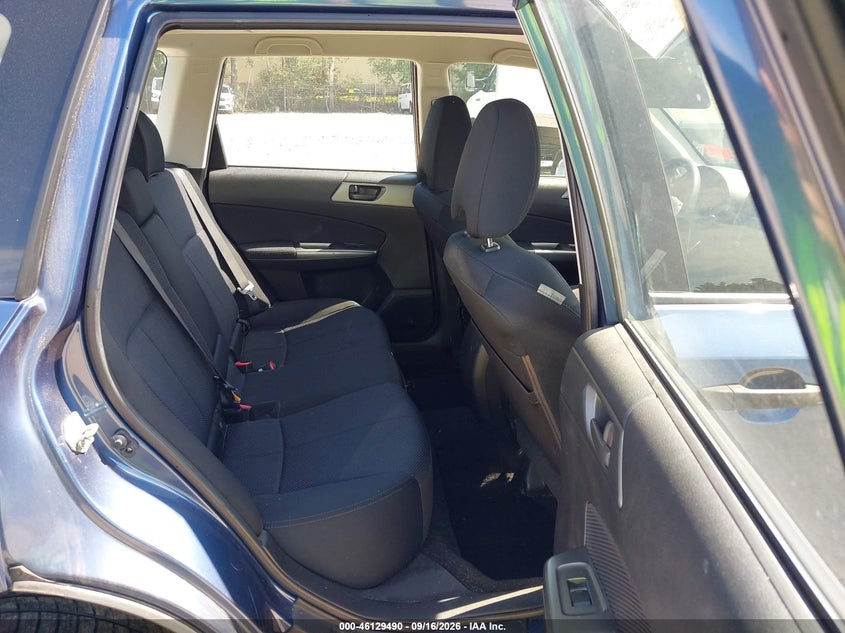 2012 SUBARU FORESTER auction photo 8