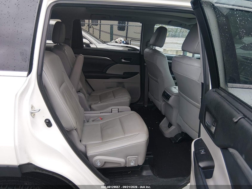 TOYOTA HIGHLANDER HYBRID - zdjęcie 8