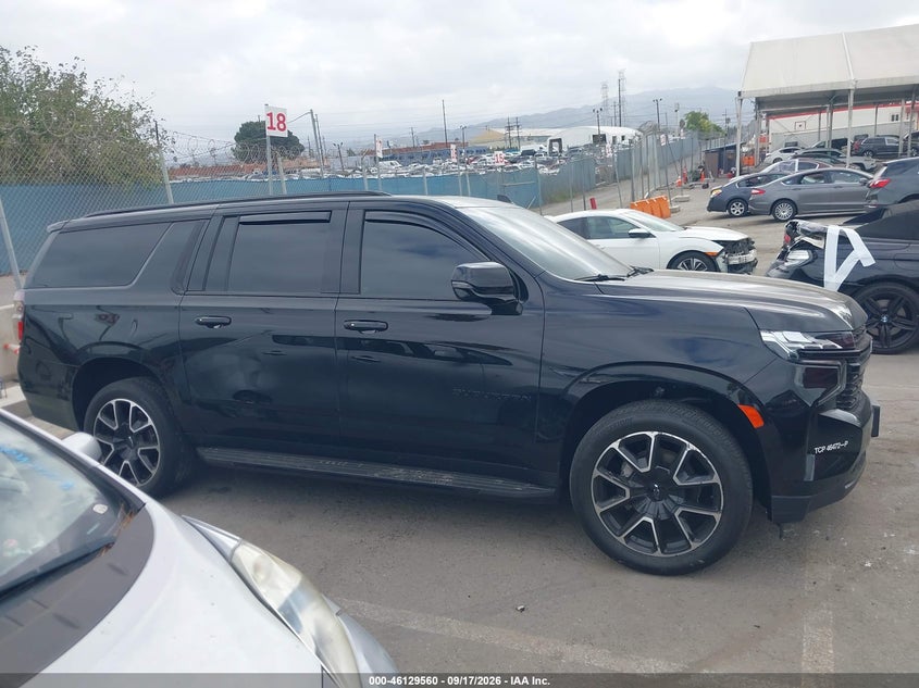 CHEVROLET SUBURBAN - zdjęcie 13