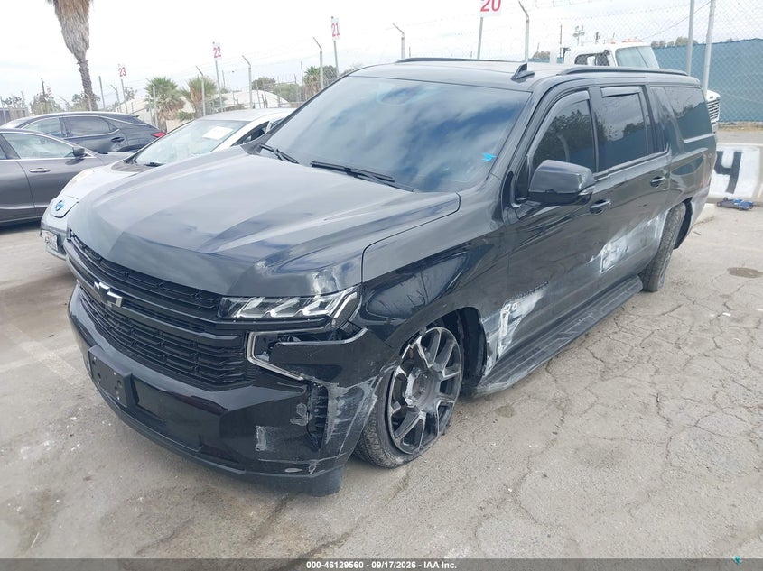 CHEVROLET SUBURBAN - zdjęcie 2
