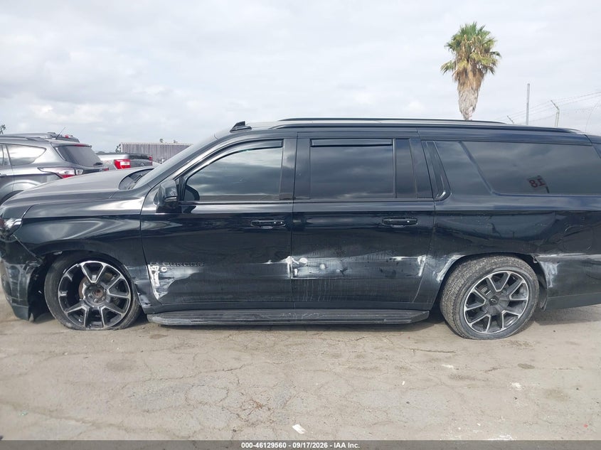 CHEVROLET SUBURBAN - zdjęcie 6