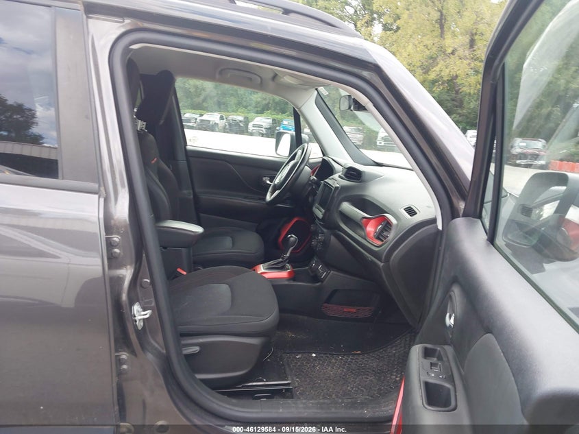 2020 JEEP RENEGADE auction photo 5