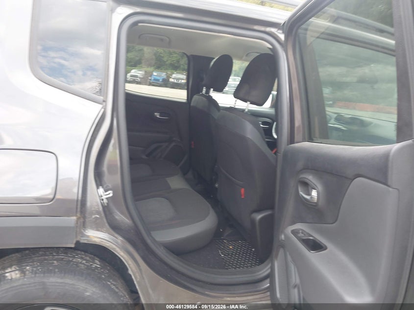 2020 JEEP RENEGADE auction photo 8