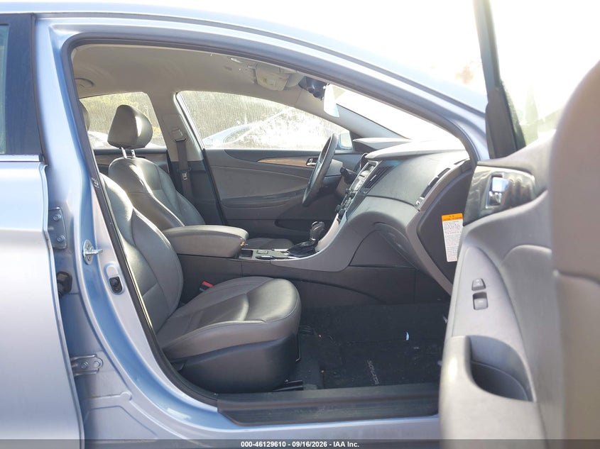 2013 HYUNDAI SONATA HYBRID auction photo 5