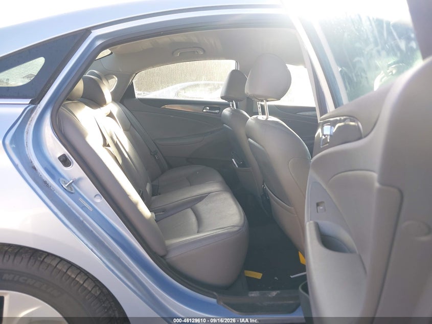 2013 HYUNDAI SONATA HYBRID auction photo 8