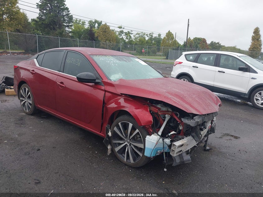 2022 Nissan Altima SR FWD