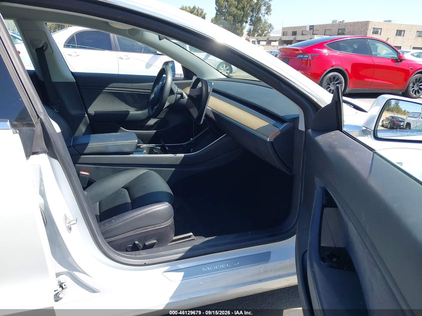 2019 TESLA MODEL 3 auction photo 5