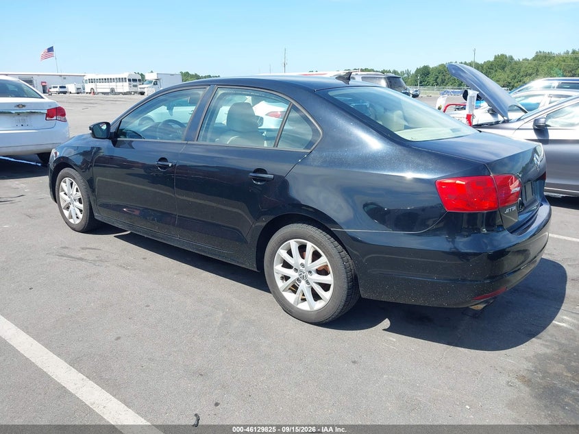 2012 VOLKSWAGEN JETTA auction photo 3