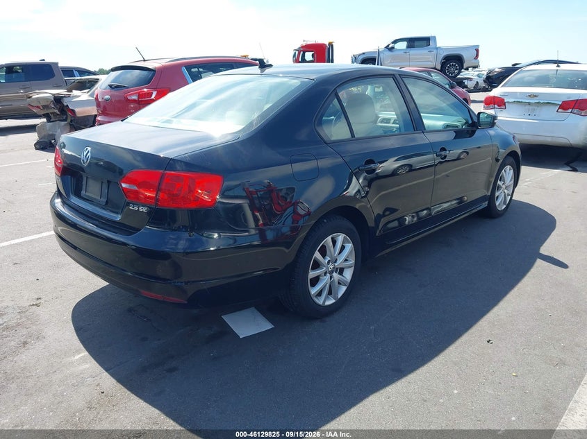 2012 VOLKSWAGEN JETTA auction photo 4