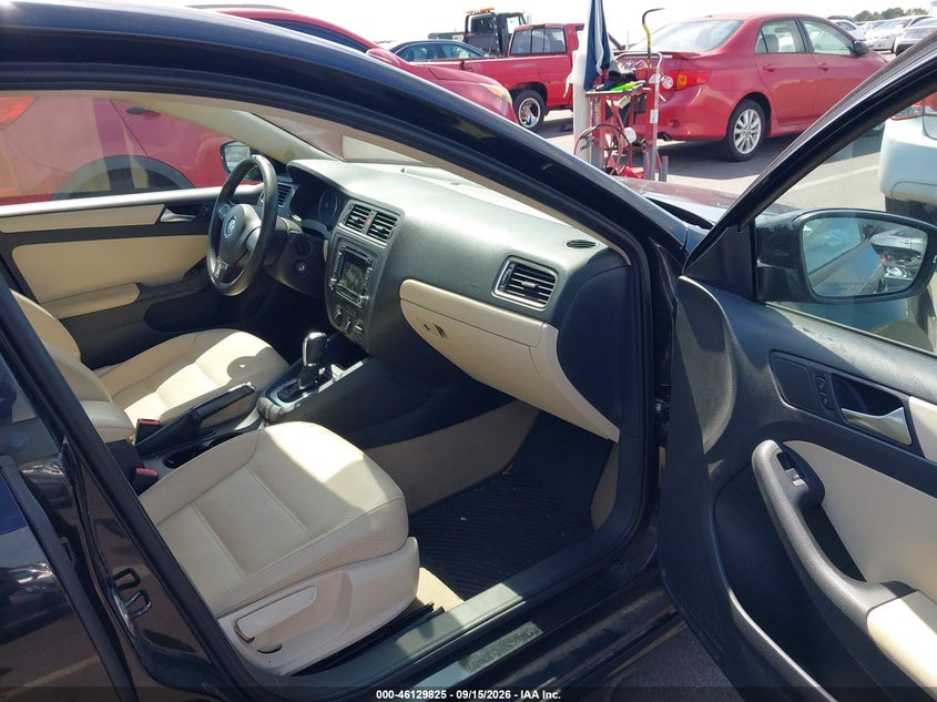 2012 VOLKSWAGEN JETTA auction photo 5
