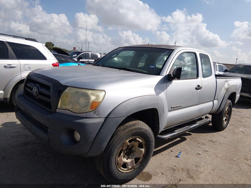 2005 TOYOTA TACOMA auction photo 2