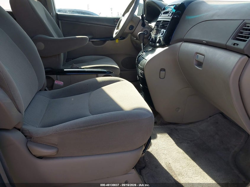 2005 TOYOTA SIENNA auction photo 5
