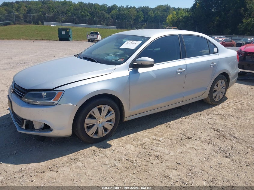 2013 Volkswagen Jetta, Front End, IAAI, VIN 3VWDP7AJ2DM280761 — photo 2