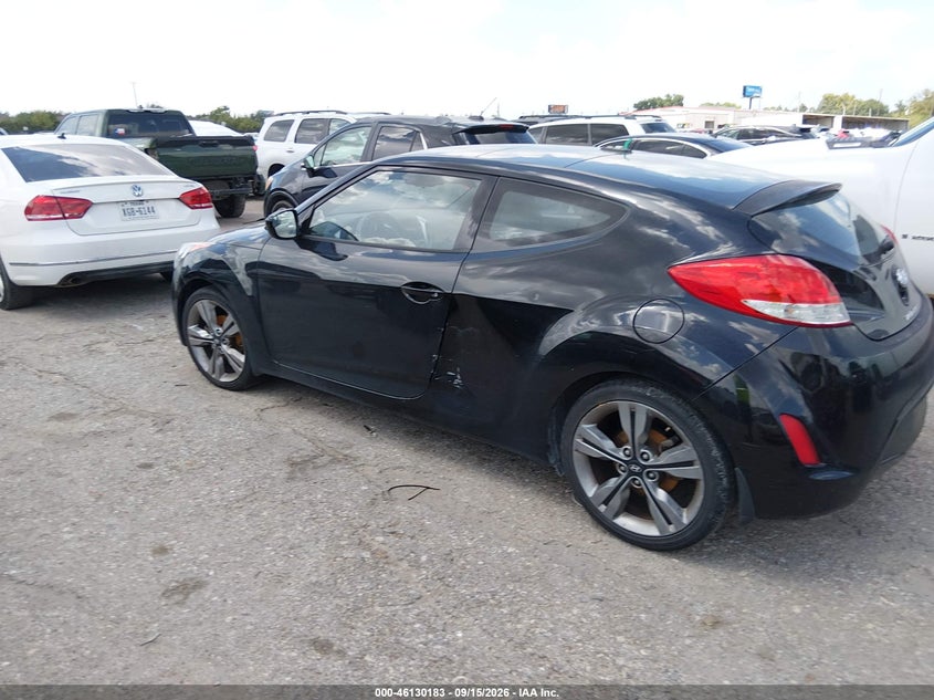 2016 HYUNDAI VELOSTER auction photo 3