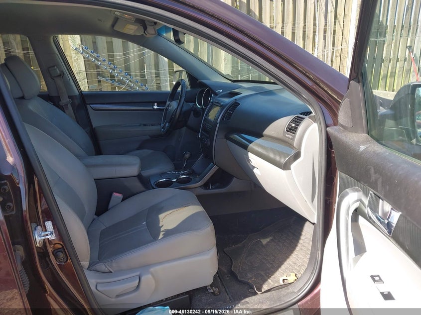 KIA SORENTO 2011 VIN 5XYKW4A26BG111745