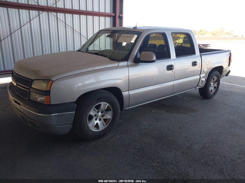 2005 Chevrolet Silverado, Normal Wear & Tear, IAAI, VIN 2GCEC13T451307773 — photo 2