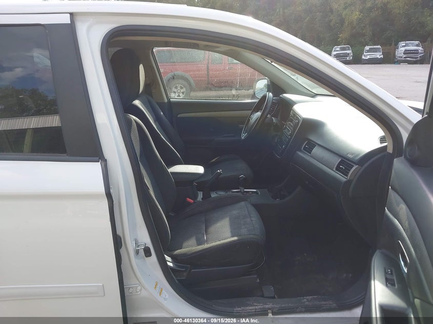 2016 MITSUBISHI OUTLANDER auction photo 5