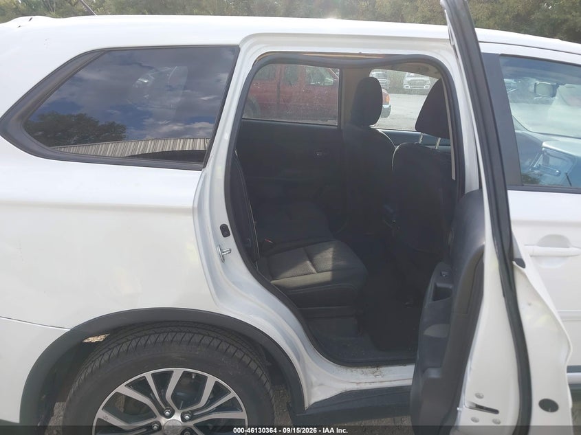 2016 MITSUBISHI OUTLANDER auction photo 8