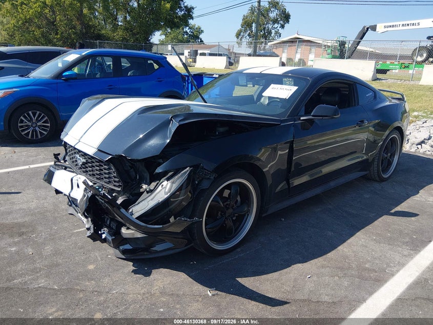 FORD MUSTANG - zdjęcie 2