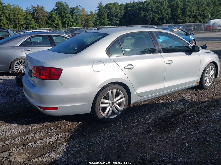 2013 VOLKSWAGEN JETTA auction photo 4
