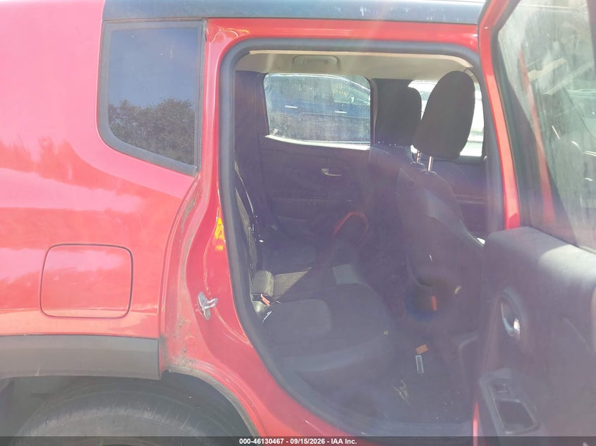 2016 JEEP RENEGADE auction photo 8