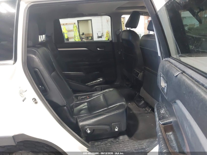 2014 TOYOTA HIGHLANDER auction photo 8